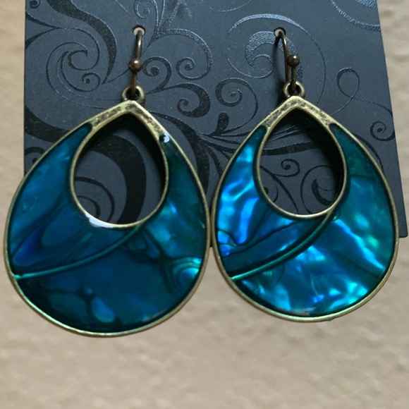 Vintage Genuine Abalone large Dangling blue green brushed brass shiny earrings - Picture 5 of 14